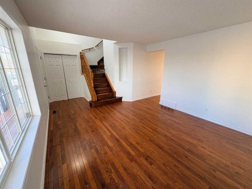 7901 Martha'S Haven Park Ne, Calgary, AB - Indoor Photo Showing Other Room