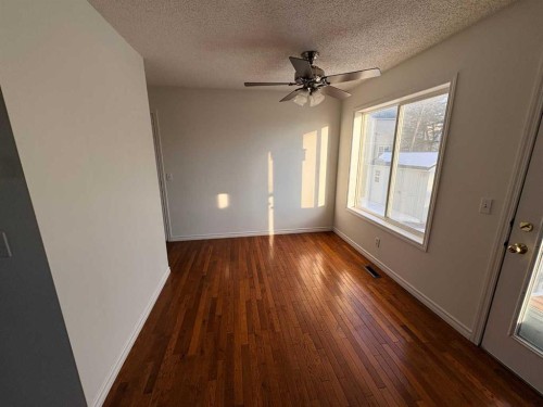 7901 Martha'S Haven Park Ne, Calgary, AB - Indoor Photo Showing Other Room