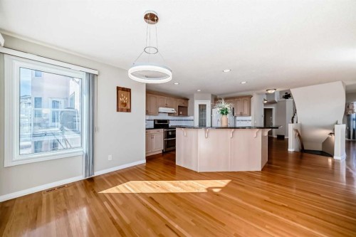 300 Hampstead Road Nw, Calgary, AB - Indoor Photo Showing Kitchen