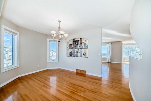 300 Hampstead Road Nw, Calgary, AB - Indoor Photo Showing Other Room