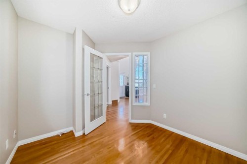 300 Hampstead Road Nw, Calgary, AB - Indoor Photo Showing Other Room