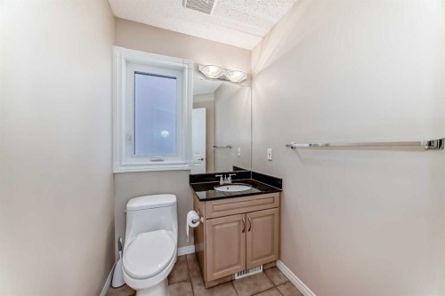 300 Hampstead Road Nw, Calgary, AB - Indoor Photo Showing Bathroom