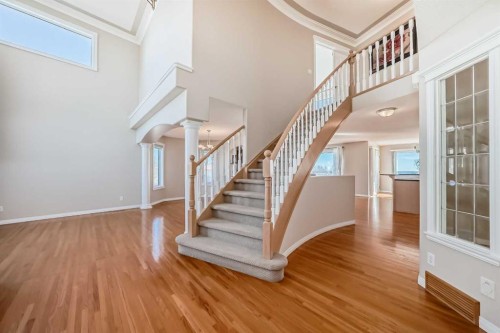 300 Hampstead Road Nw, Calgary, AB - Indoor Photo Showing Other Room