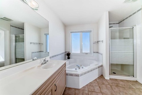 300 Hampstead Road Nw, Calgary, AB - Indoor Photo Showing Bathroom