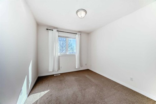 300 Hampstead Road Nw, Calgary, AB - Indoor Photo Showing Other Room
