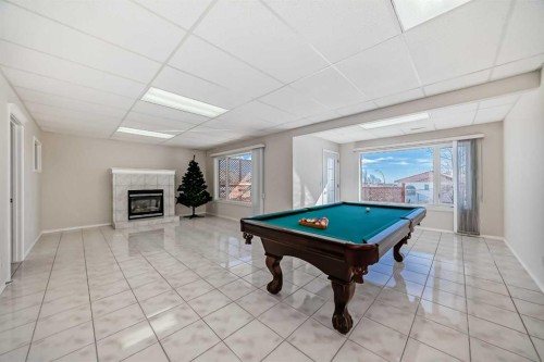 300 Hampstead Road Nw, Calgary, AB - Indoor Photo Showing Other Room