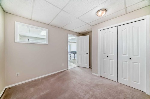 300 Hampstead Road Nw, Calgary, AB - Indoor Photo Showing Other Room