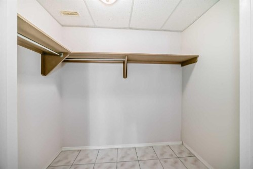 300 Hampstead Road Nw, Calgary, AB - Indoor With Storage