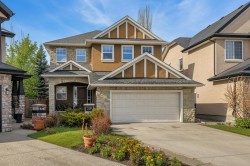 319 Valley Crest Court NW Calgary, AB T3B 5Y4