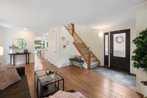 230 11 Avenue Ne, Calgary, AB 