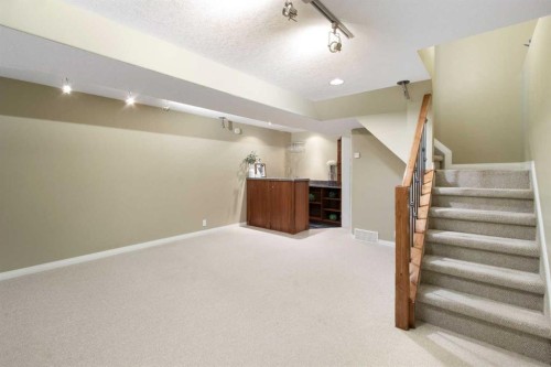 230 11 Avenue Ne, Calgary, AB 