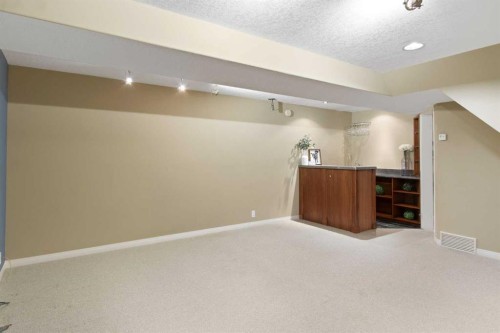 230 11 Avenue Ne, Calgary, AB 