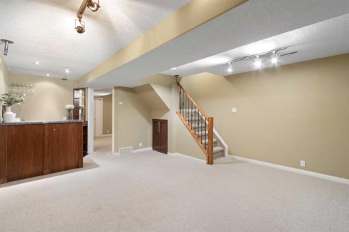 230 11 Avenue Ne, Calgary, AB 