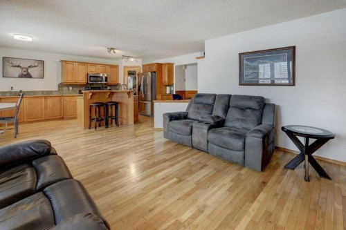 182 Harvest Creek Close Ne, Calgary, AB - Indoor Photo Showing Living Room
