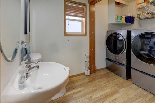 182 Harvest Creek Close Ne, Calgary, AB - Indoor Photo Showing Laundry Room