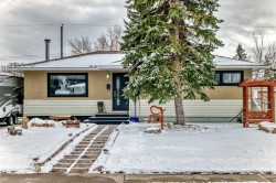 39 Winchester Crescent SW Calgary, AB T3C 2T9