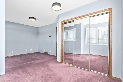 303 Schubert Place Nw, Calgary, AB - Indoor Photo Showing Other Room