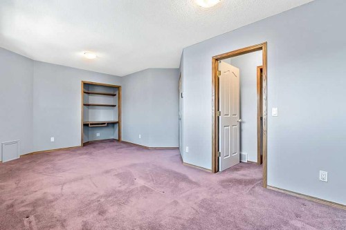 303 Schubert Place Nw, Calgary, AB - Indoor Photo Showing Other Room