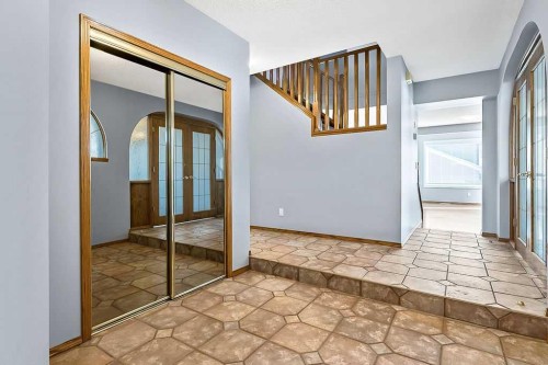 303 Schubert Place Nw, Calgary, AB - Indoor Photo Showing Other Room