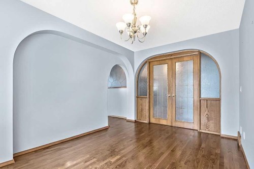 303 Schubert Place Nw, Calgary, AB - Indoor Photo Showing Other Room