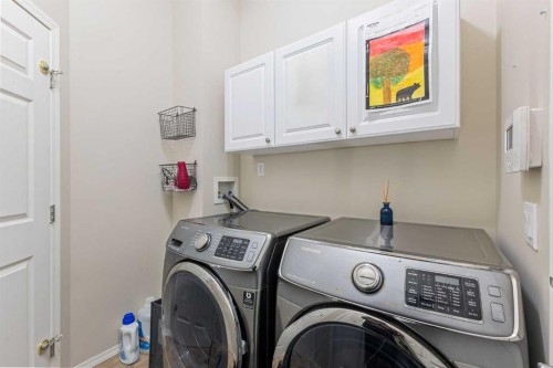 11 Simcoe Crescent Sw, Calgary, AB - Indoor Photo Showing Laundry Room
