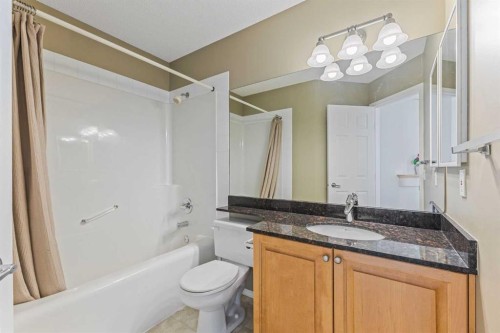 11 Simcoe Crescent Sw, Calgary, AB - Indoor Photo Showing Bathroom