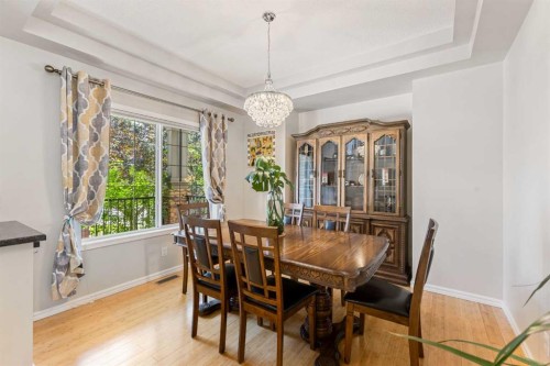 11 Simcoe Crescent Sw, Calgary, AB - Indoor Photo Showing Dining Room