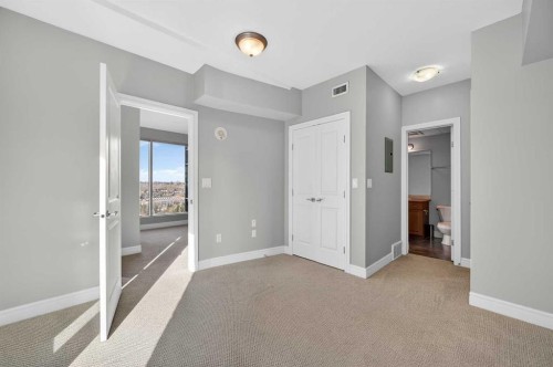 1402-910 5 Avenue Sw, Calgary, AB - Indoor Photo Showing Other Room