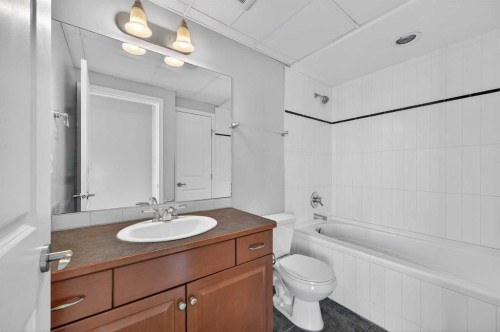 1402-910 5 Avenue Sw, Calgary, AB - Indoor Photo Showing Bathroom