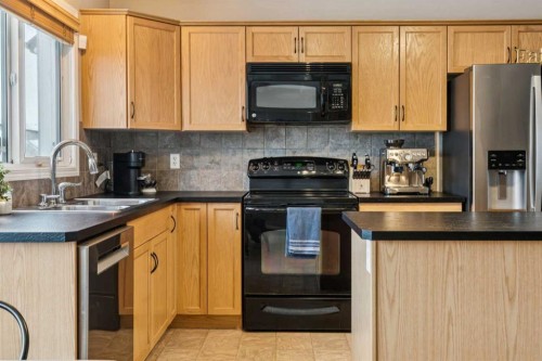 117 Reunion Court NW Airdrie, AB T4B 0G9