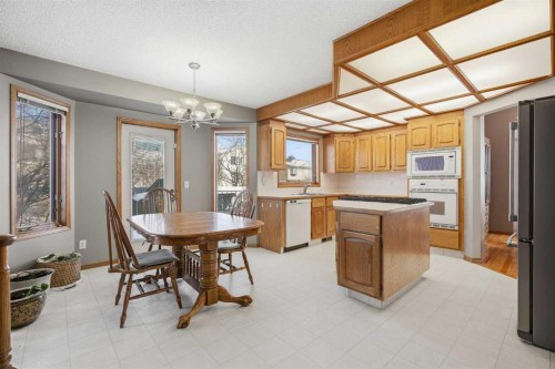 146 Hawkdale Circle Nw, Calgary, AB - Indoor