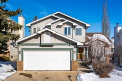 146 Hawkdale Circle NWCalgary, AB T3G 2W9