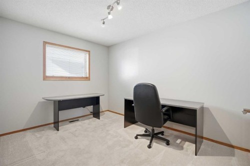 146 Hawkdale Circle Nw, Calgary, AB - Indoor