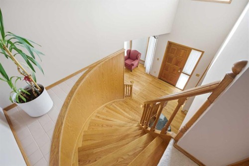 146 Hawkdale Circle Nw, Calgary, AB - Indoor Photo Showing Other Room