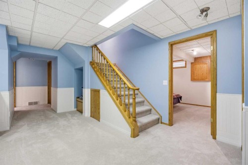 146 Hawkdale Circle Nw, Calgary, AB - Indoor Photo Showing Other Room