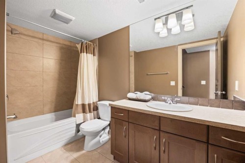 80 Tuscany Summit Terrace Nw, Calgary, AB - Indoor Photo Showing Bathroom