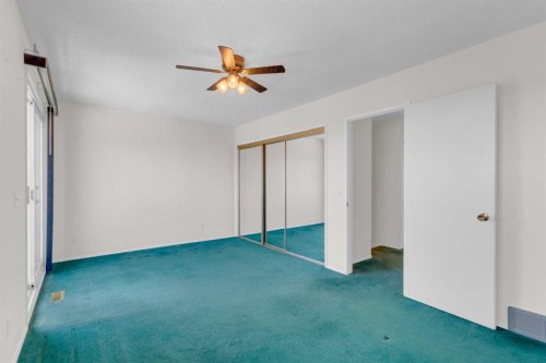 604 Strathcona Drive Sw, Calgary, AB - Indoor Photo Showing Other Room