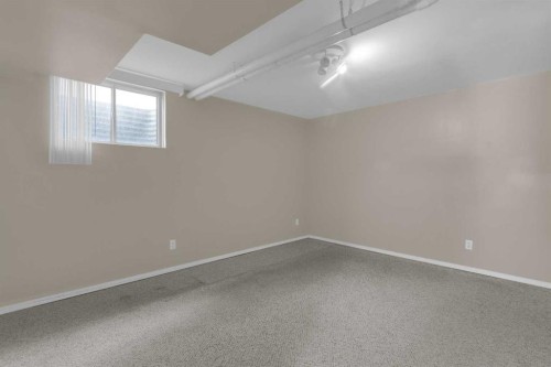 604 Strathcona Drive Sw, Calgary, AB - Indoor Photo Showing Other Room