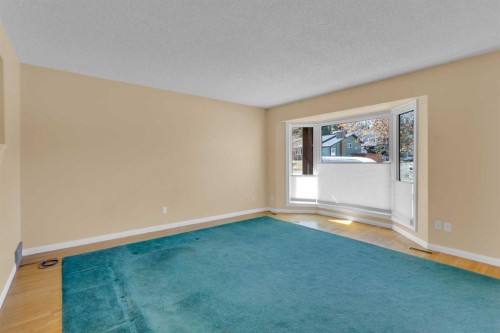 604 Strathcona Drive Sw, Calgary, AB - Indoor Photo Showing Other Room