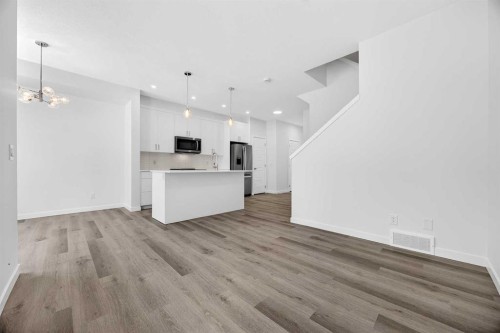 66 Creekside Way Sw, Calgary, AB - Indoor Photo Showing Kitchen