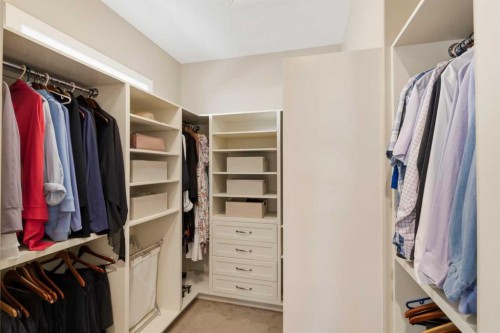 71 Elgin Estates Hill Se, Calgary, AB - Indoor With Storage