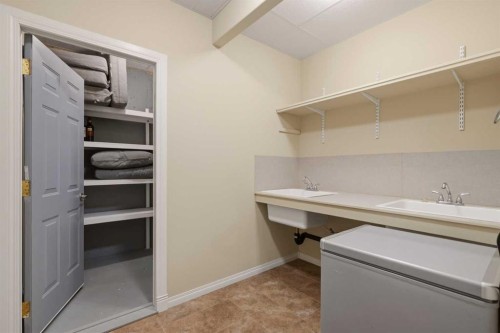 71 Elgin Estates Hill Se, Calgary, AB - Indoor With Storage