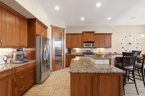 71 Elgin Estates Hill Se, Calgary, AB - Indoor Photo Showing Kitchen