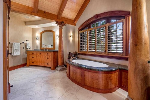 145 Silvertip Ridge, Canmore, AB - Indoor Photo Showing Bathroom