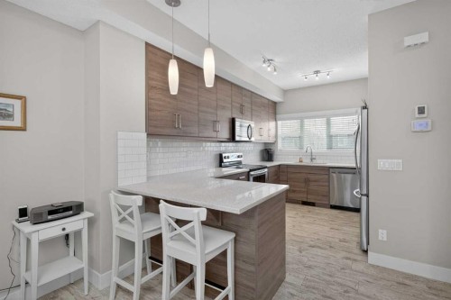 440 Nolan Hill Boulevard Nw, Calgary, AB - Indoor Photo Showing Kitchen