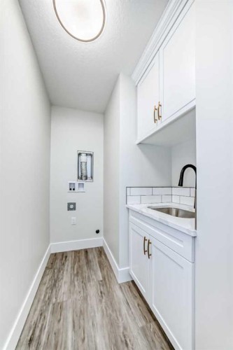 27 Williams Avenue, Olds, AB - Indoor