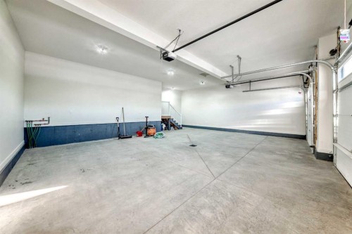 27 Williams Avenue, Olds, AB - Indoor Photo Showing Garage