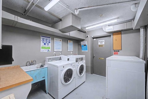 402C-5601 Dalton Drive Nw, Calgary, AB - Indoor Photo Showing Laundry Room