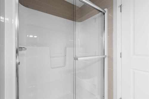 118 Montane Link Se, High River, AB - Indoor Photo Showing Bathroom