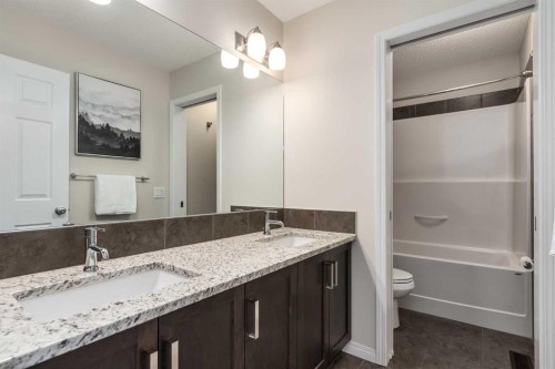 26 Mount Rae Terrace, Okotoks, AB - Indoor Photo Showing Bathroom